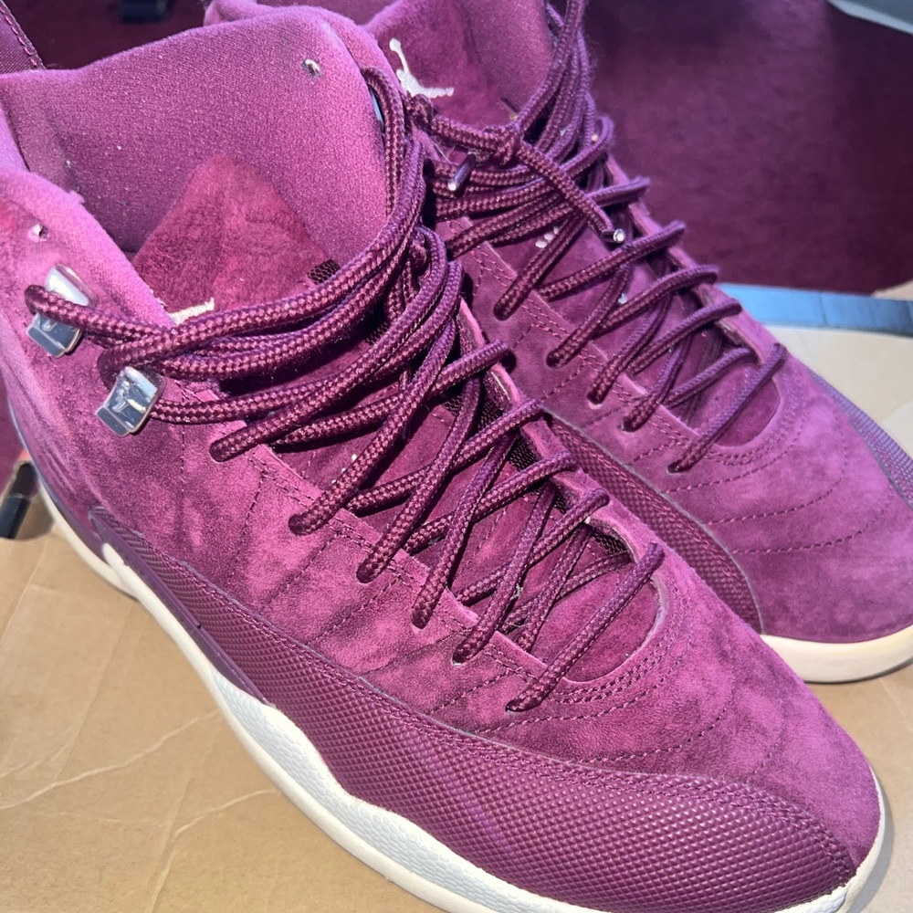 Air Jordan Suede velvets 12s Jordan Men's 7.5